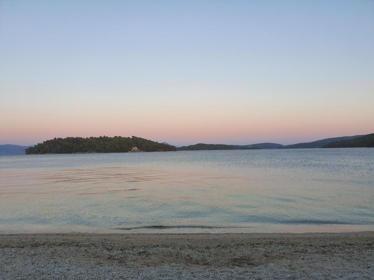 Daglas Seaside Studios Nydri  Bagian luar foto
